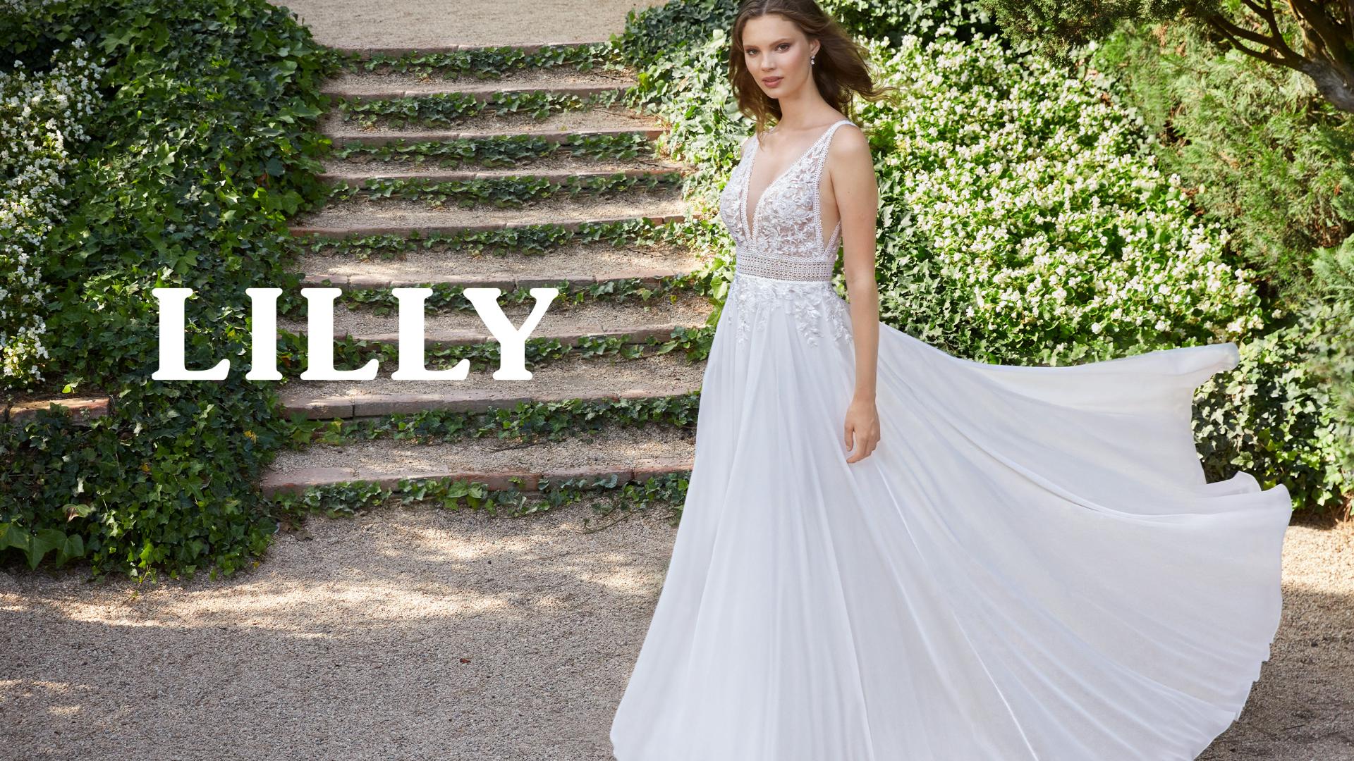 Lilly bridalgown with lace and flowy ligth georgette - a bridaldress for wedding
