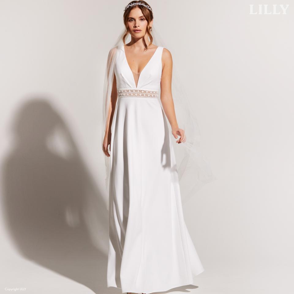 Blødt faldende brudekjole i smal a-linie