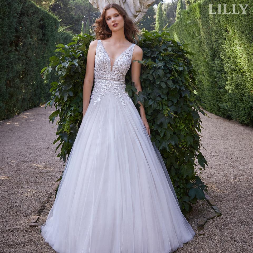 Enkel cremefarvet satin brudekjole